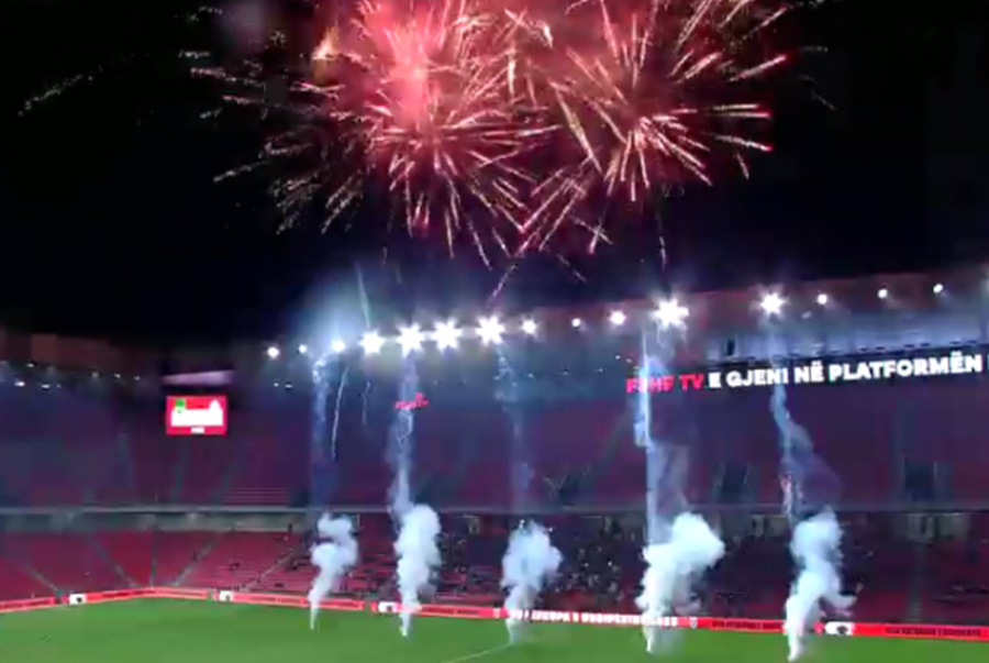 VIDEO/ Spektak&euml;l fishekzjarresh, Egnatia - Dinamo nis me &ldquo;show&rdquo;