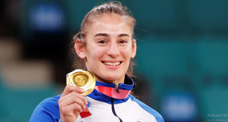 ZYRTARE/ Vler&euml;sohet si sportistja m&euml; e sukseshme shqiptare,