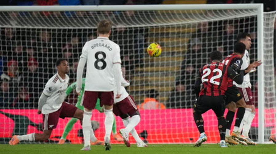 VIDEO/ Fitore "thriller" nga Arsenali n&euml; transfert&euml;,