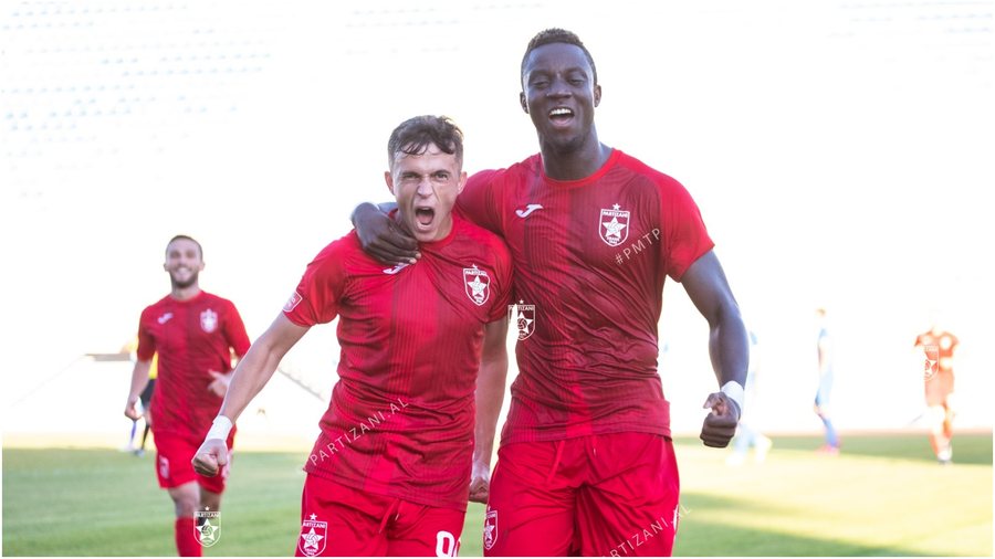 ZYRTARE/ Dikur shk&euml;lqente me Partizanin n&euml; Superiore, sulmuesi