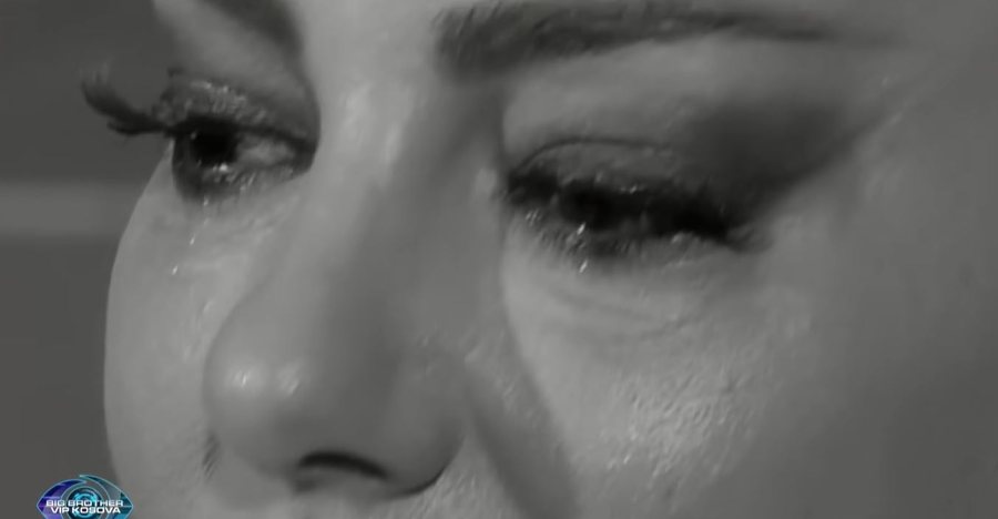 VIDEO/ Humbja e babait, martesa e d&euml;shtuar dhe bullizmi ndaj vajz&euml;s,