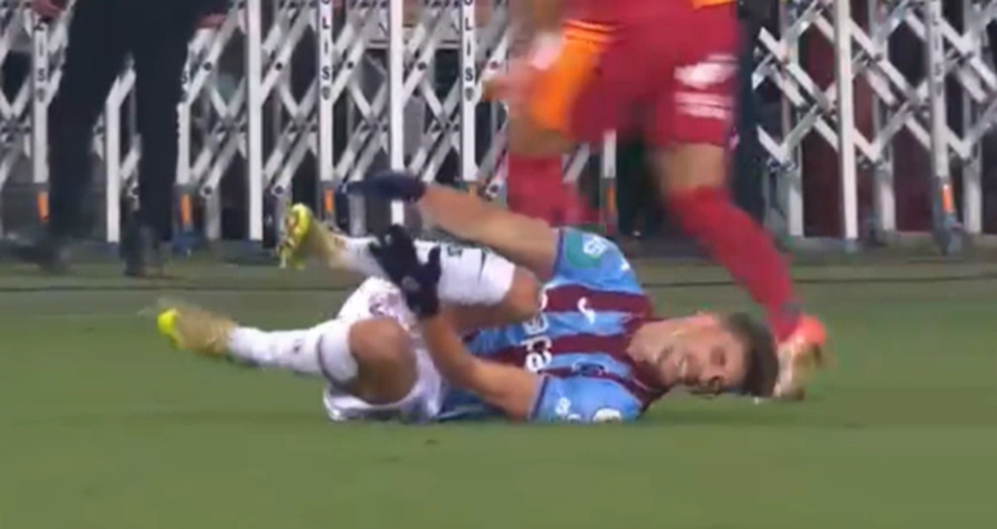 VIDEO/ Nuk mjaftoi humbja e thell&euml;, Ernest Mu&ccedil;i UL&Euml;RET nga