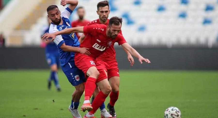 ZYRTARE/ Ka fituar kampionatin me kryeqytetasit, mbrojt&euml;si