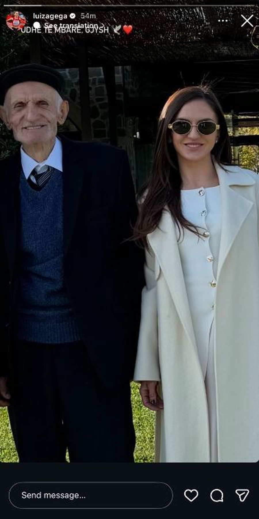 FOTO/ ZIA pllakos familjen e Luiza Geg&euml;s, atletja jep lajmin e HIDHUR