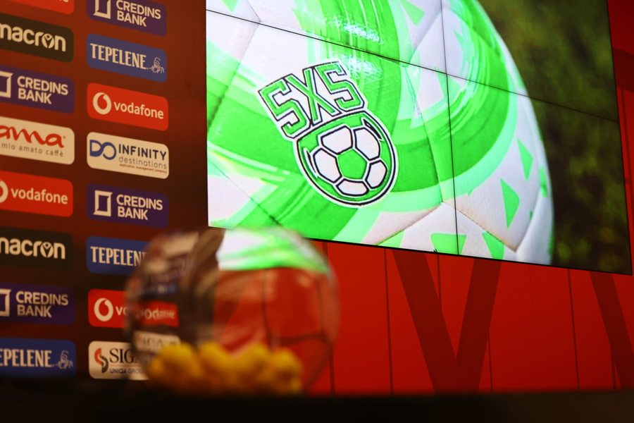 Futbolli 5&times;5/ Hidhet shorti i Kup&euml;s s&euml; Kategoris&euml; s&euml;