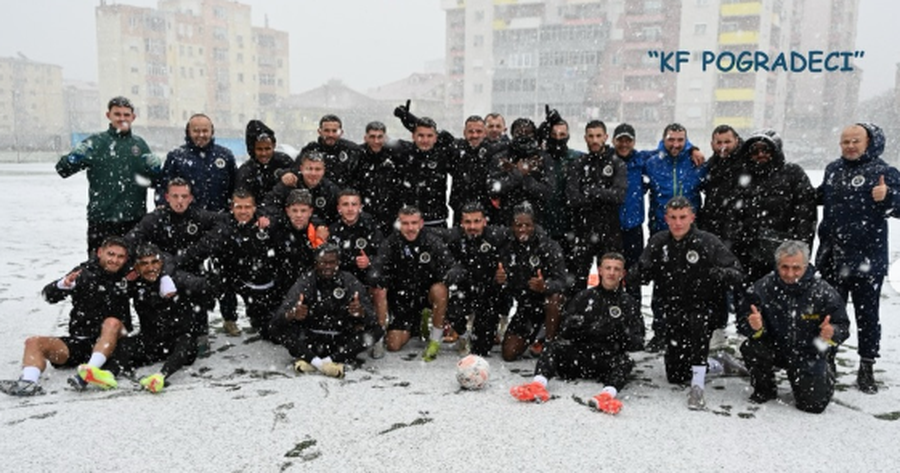 D&euml;bora dhe fusha e "akullt" s'ndalin Pogradecin,