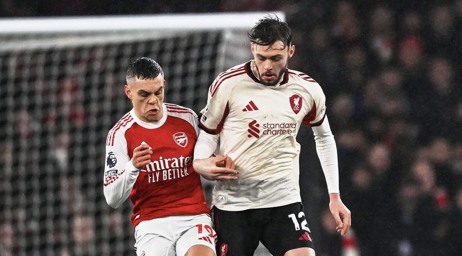 PREMIER LEAGUE/ Arsenal humb mund&euml;sin&euml; p&euml;r t&euml; blinduar