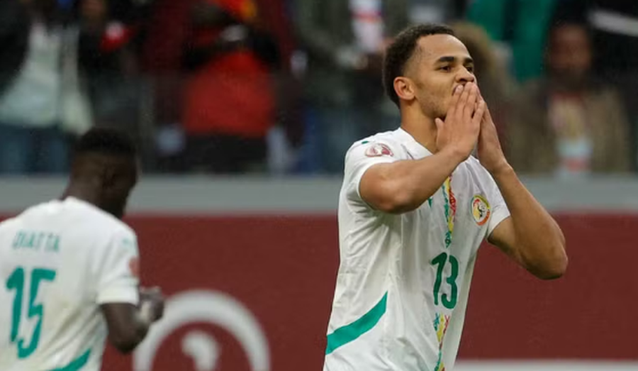 VIDEO/ Mes karton&euml;sh dhe polemikash, Senegali afrohet me trofeun! Maroku i