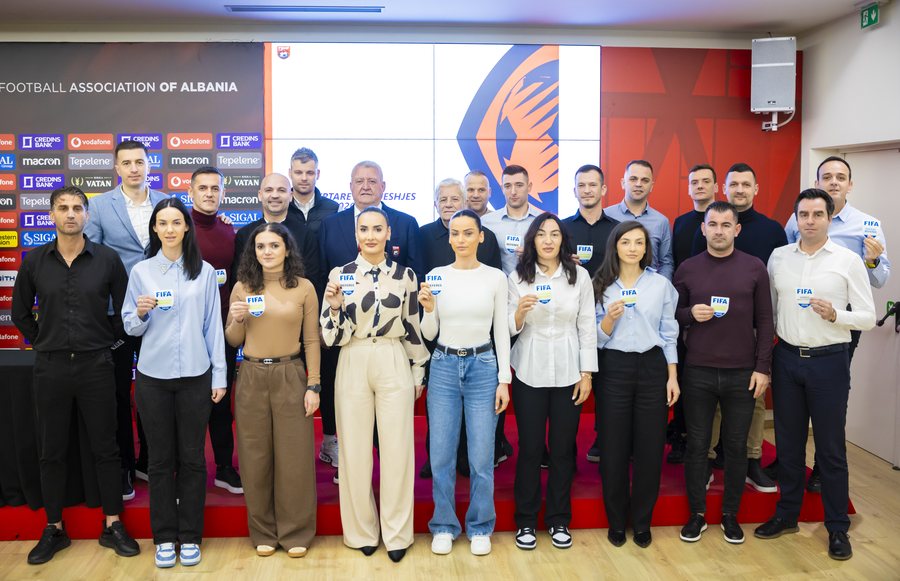 Rekord p&euml;r arbitrimin shqiptar, 21 arbitra dhe asistent&euml; me stem&euml;