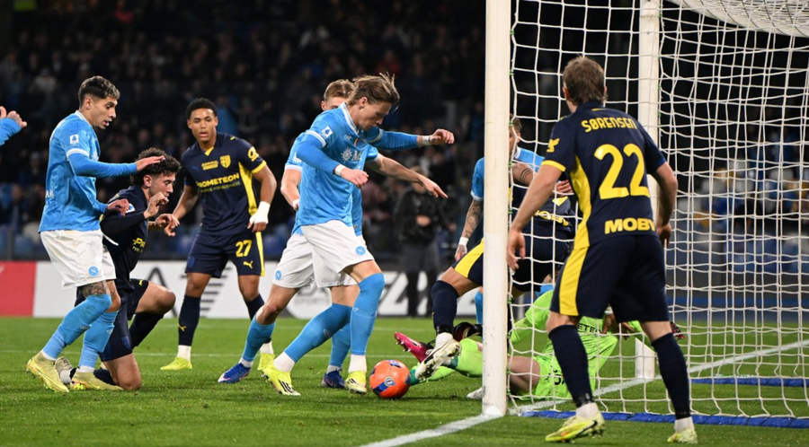 VIDEO/ Napoli nuk di m&euml; t&euml; fitoj&euml;, &ldquo;f&euml;rkojn&euml;