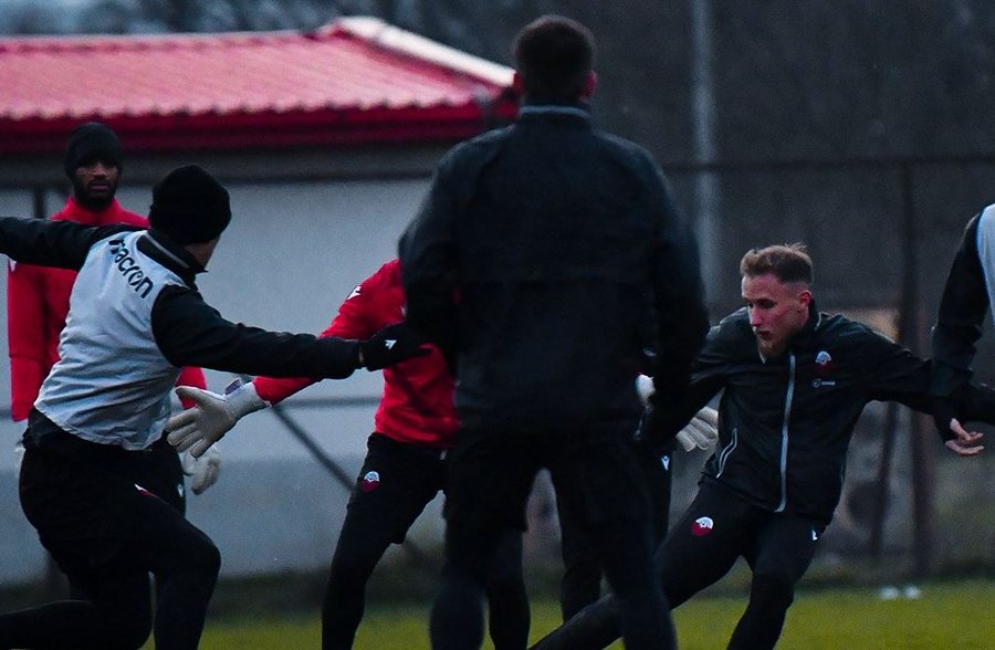 ZYRTARE/ Ramadani largohet nga kuqezinjt&euml;, edhe nj&euml; tjet&euml;r