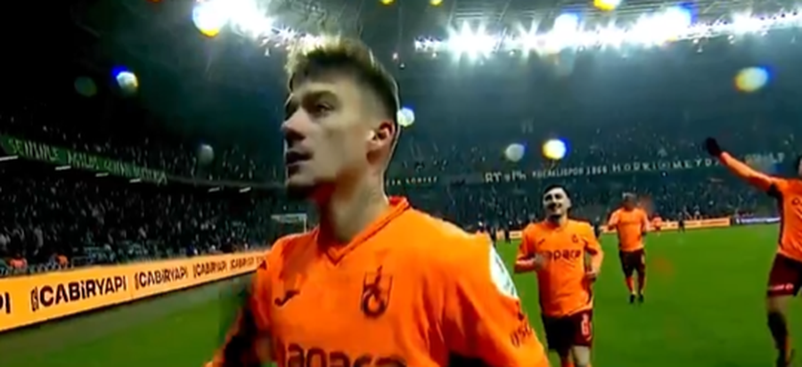 VIDEO/ Ernest Mu&ccedil;i &ldquo;magjik&rdquo;! Sulmuesi kuqezi i jep fitoren