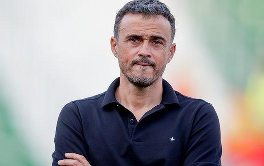 E &ldquo;kryq&euml;zuan&rdquo; pas humbjes me Senegal-in, Enrique i mban