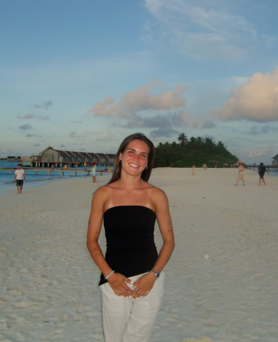 N&euml;n "gjurm&euml;t" e t&euml; v&euml;llait, motra e Minguezas e