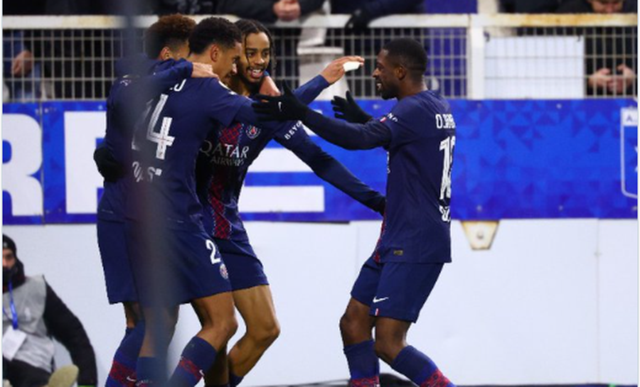 Fitore modeste ndaj Auxerre-s, por PSG &ldquo;blindon&rdquo; edhe m&euml;