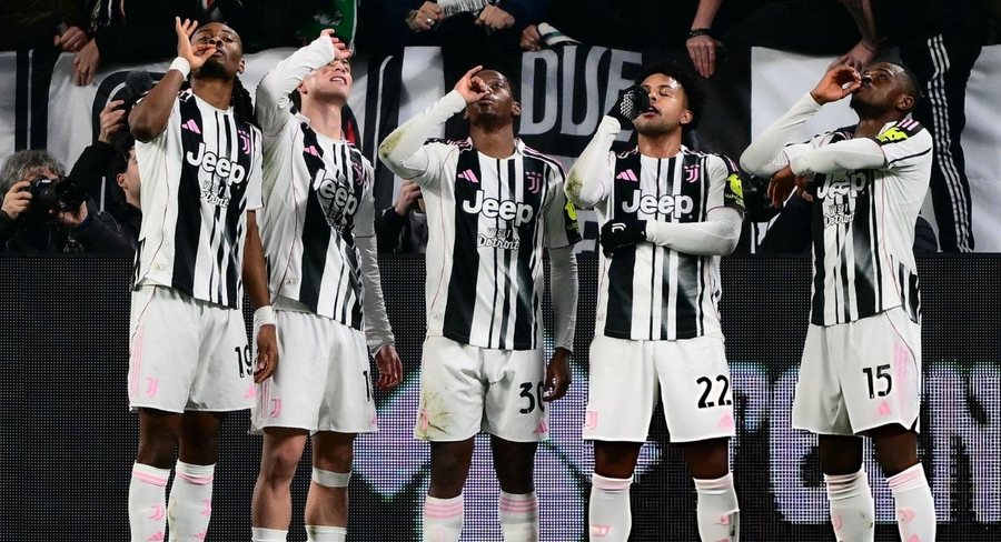 VIDEO/ Juventusi i &ldquo;pam&euml;shirsh&euml;m&rdquo; kund&euml;r Napolit,