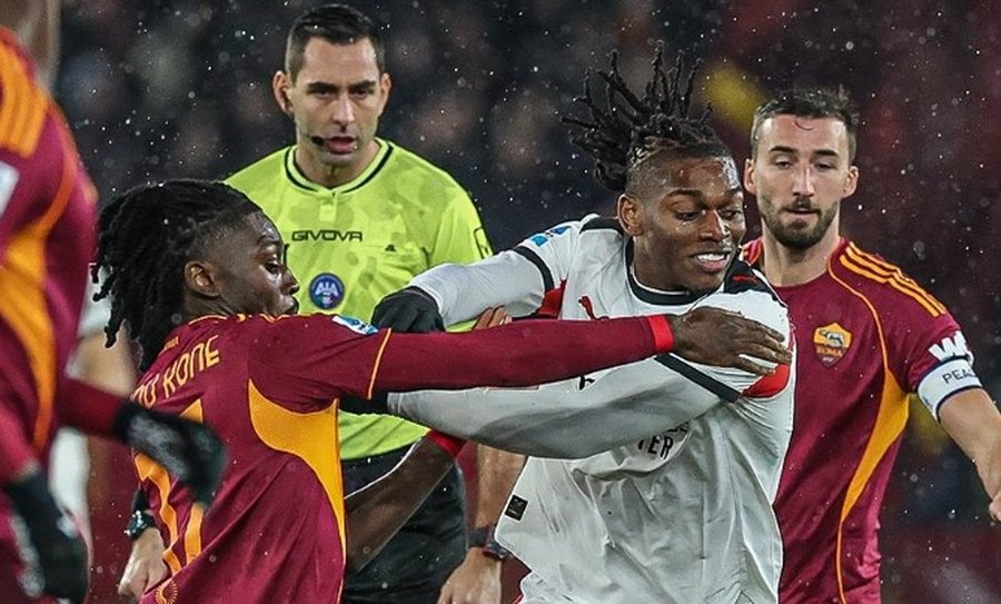 VIDEO/ Mes polemikash dhe 2 golash, Milani &ldquo;ngec&rdquo; ndaj Rom&euml;s,