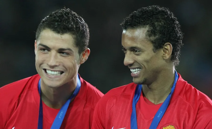 ZYRTARE/ Dikur shk&euml;lqente krah Cristiano Ronaldos, sulmuesi portugez firmos