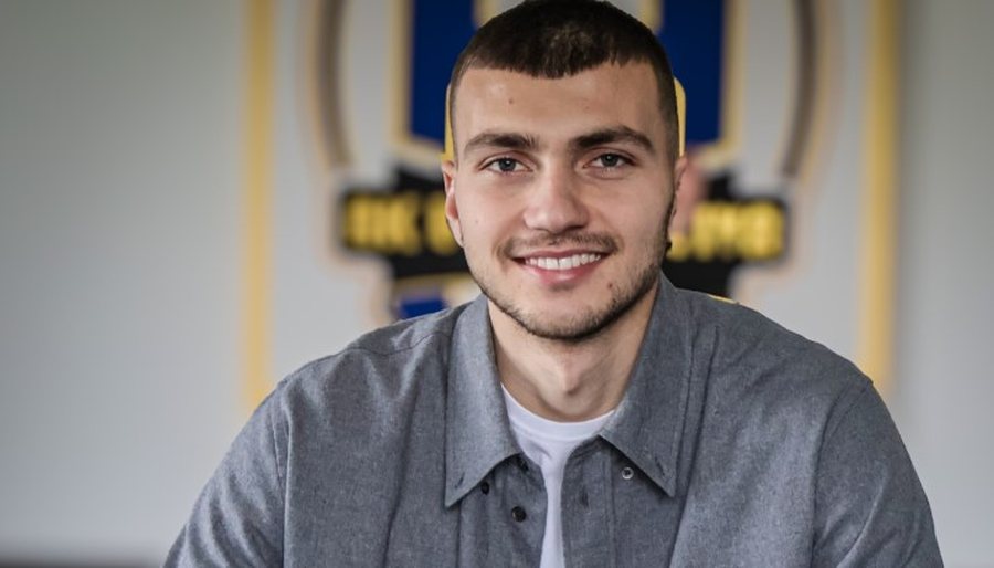 ZYRTARE/ Ka dal&euml; nga akademia e Bes&euml;s, mesfushori shqiptar l&euml;