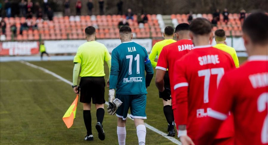 3 dit&euml; nga fundi i merkatos, lideri i Sk&euml;nderbeut i jep