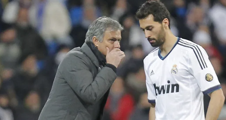 Real Madrid u &ldquo;ringjall&rdquo; me Arbeloa-n, Mourinho nuk e