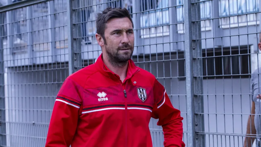 ZYRTARE/ Trajneri italian &ldquo;zbarkon&rdquo; n&euml; Shqip&euml;ri, klubi