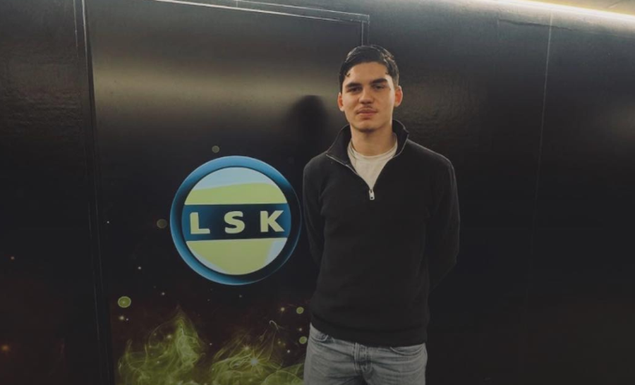 ZYRTARE/ Vet&euml;m 17 vje&ccedil;, mbrojt&euml;si i talentuar shqiptar firmos