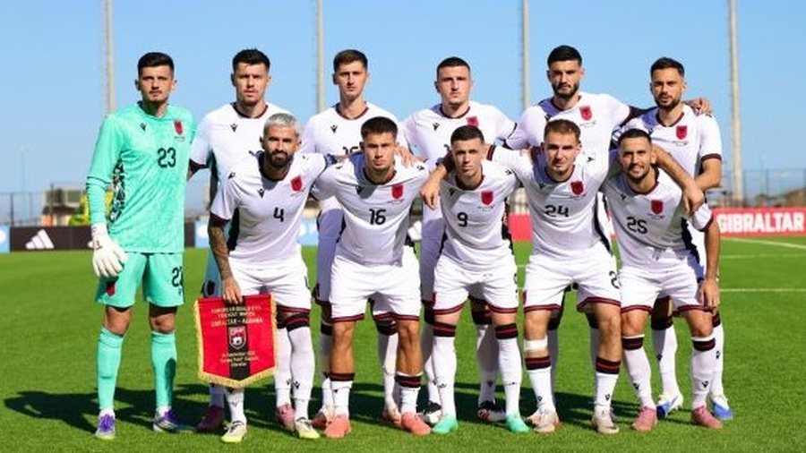 ZYRTARE/ Lan&euml; me &ldquo;gisht n&euml; goj&euml;&rdquo; Manchester United,