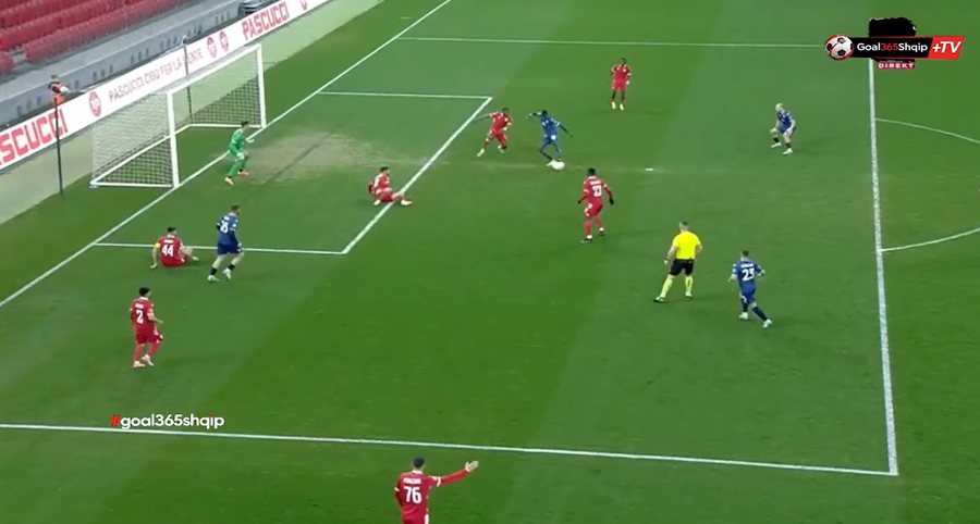 LIVE/ Mustapha i sh&euml;non ballshiot&euml;ve dhe ngre n&euml; pesh&euml;