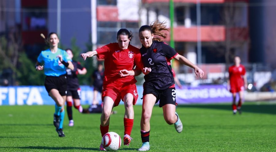 Ekipet Komb&euml;tare t&euml; vajzave, vijojn&euml; p&euml;rgatitjet intensive