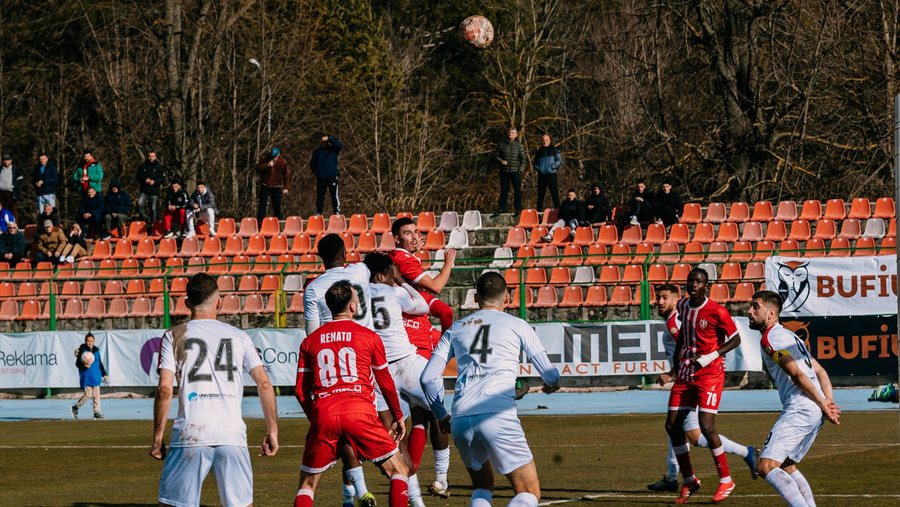 Kategoria e Par&euml;/ Formacioni dhe trajneri m&euml; i mir&euml; i jav&euml;s