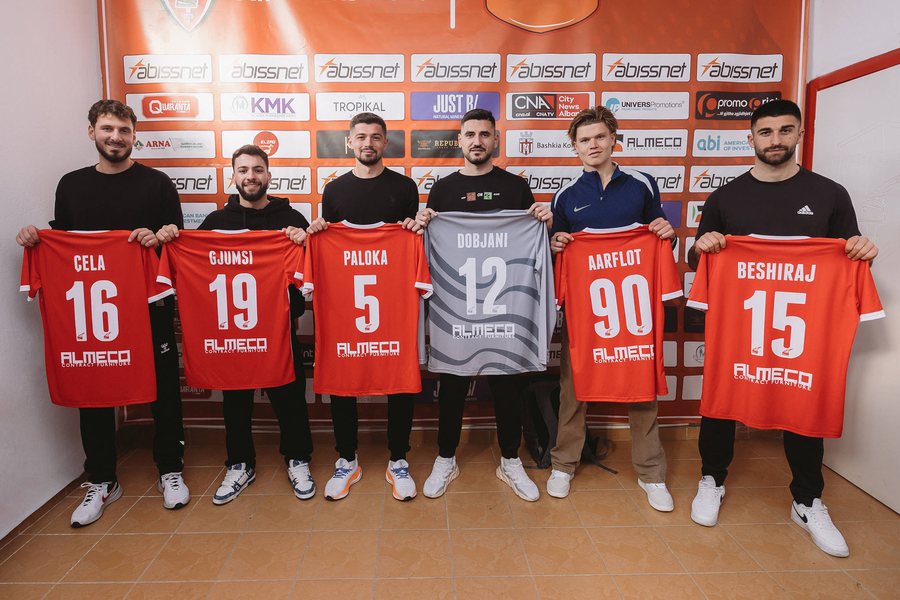 ZYRTARE/ Nga kampioni i Egnatias te dy ish-&euml;t e Tiran&euml;s,