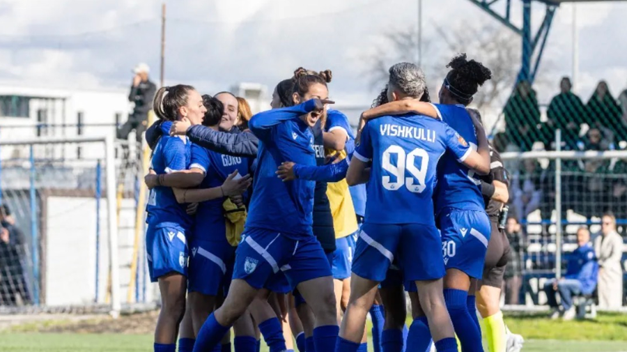 Kupa e Shqip&euml;ris&euml; p&euml;r vajza / Teuta "shtang"