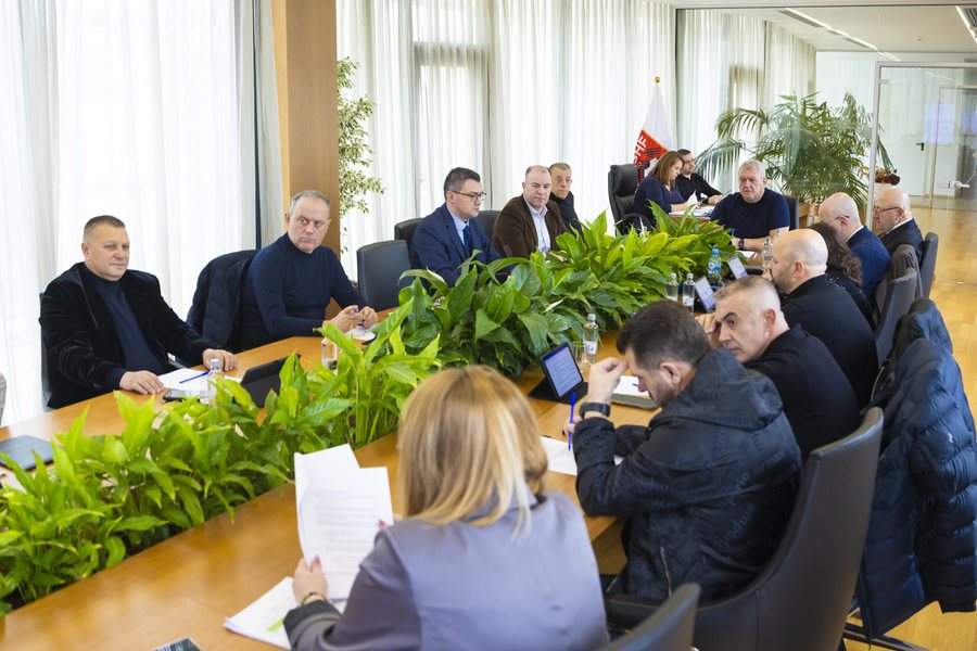 Komiteti Ekzekutiv i FSHF-s&euml; miraton dokumentet p&euml;r Asamblen&euml; e