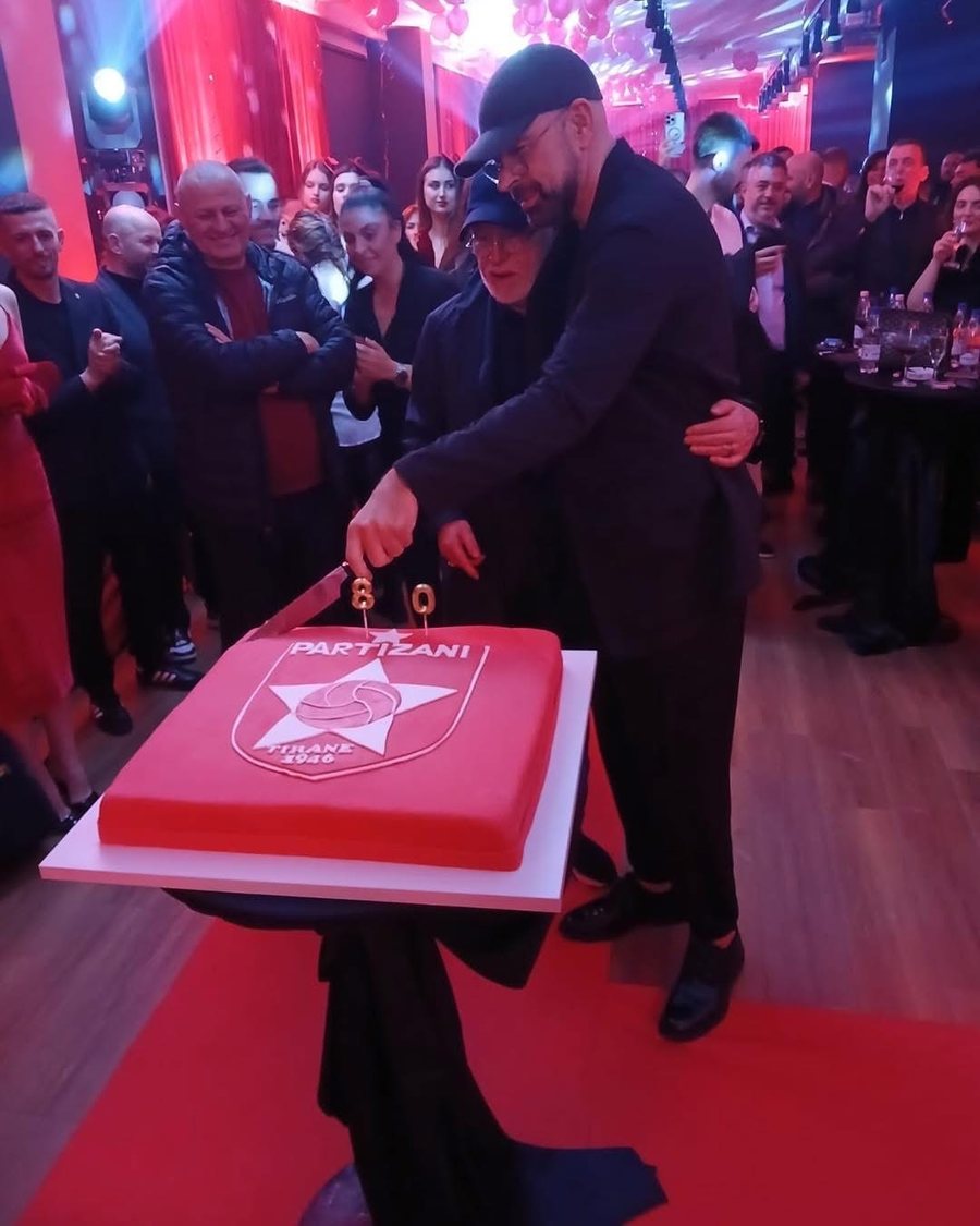 FOTOLAJM/ T&euml; p&euml;rqafuar para 80 viteve histori, Gaz Demi dhe Olsi Rama