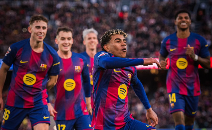 VIDEO/ Yamal shk&euml;lqen me supergol, Barcelona i jep leksione Vedat Muriqit