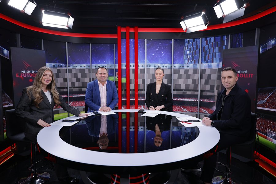 &ldquo;N&euml; Sht&euml;pin&euml; e Futbollit&rdquo;/ Komb&euml;tarja pret