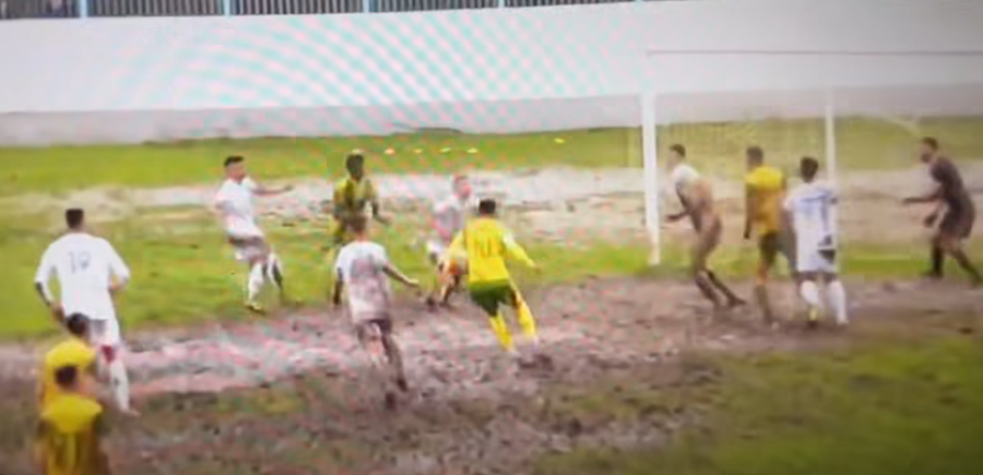 VIDEO/ &Ccedil;udira shqiptare! Nj&euml; gol i anuluar pa arsye dhe fusha e