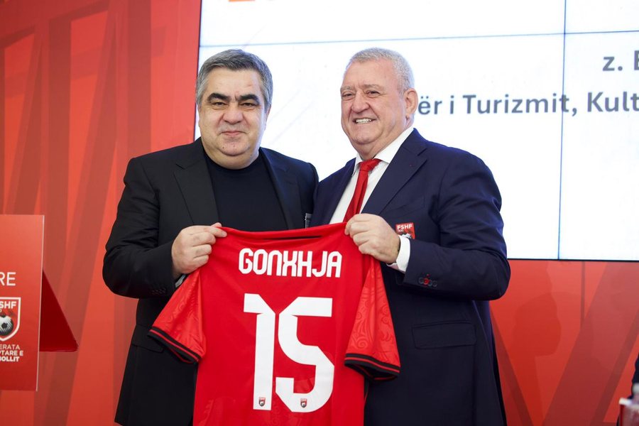 "Futbolli &euml;sht&euml; n&euml; krye", ministri Gonxhja n&euml;