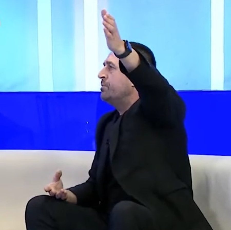 &ldquo;Jepte lek&euml; p&euml;r t&rsquo;u b&euml;r&euml; trajner&rdquo;, Klodian