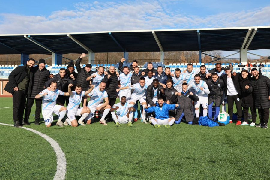 &ldquo;Bardheblut&euml;&rdquo; e kryeqytetit trondisin ish-trajnerin e