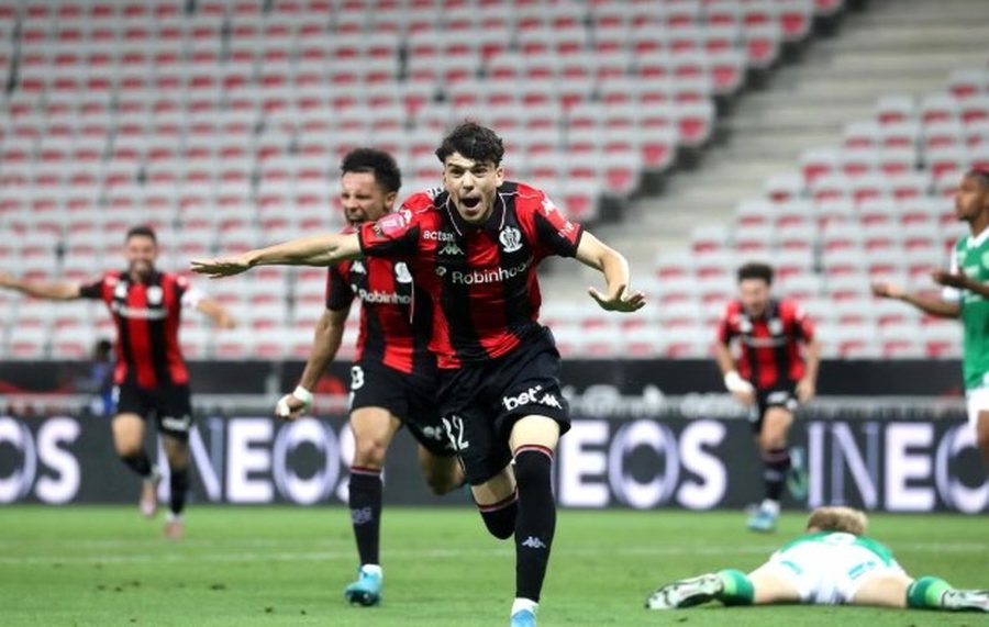 VIDEO/ 5 gola dhe 1 t&euml; anulluar me VAR, Nice shp&euml;ton veten nga