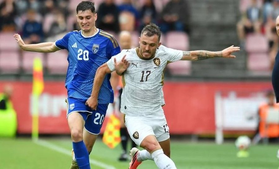 3 gola dhe spektak&euml;l, &Ccedil;ekia "kock&euml; e fort&euml;"