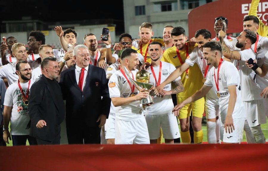 Egnatian vazhdon dominimin n&euml; futbollin shqiptar, reagon presidenti Duka: