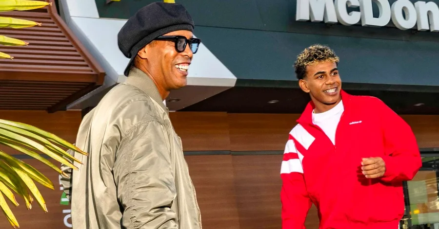 Mosha thjesht nj&euml; num&euml;r, Ronaldinho i jep &ldquo;leksion&rdquo; yllit