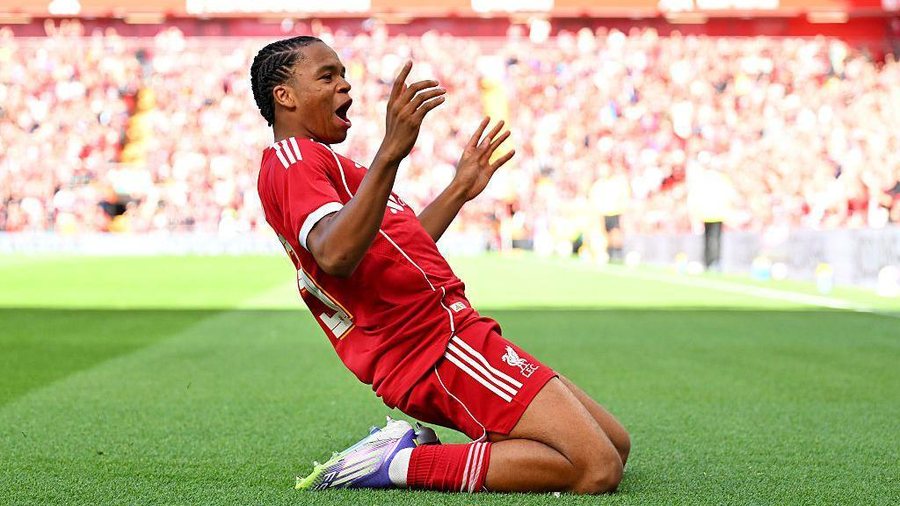 Talenti i Liverpool n&euml; radar&euml;t e Bayernit, Kompany k&euml;rkon afrimin