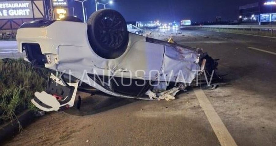E R&Euml;ND&Euml;! Makina e p&euml;rmbysur, del pamja nga aksidenti q&euml; i