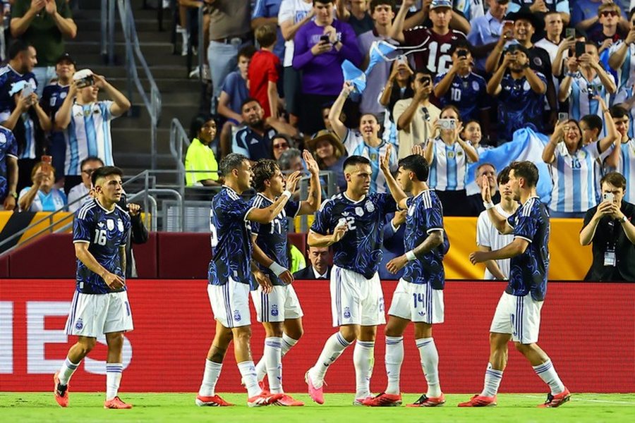 VIDEO/ Lautaro Martinez protagonist absolut, Argjentina kalon me sukses