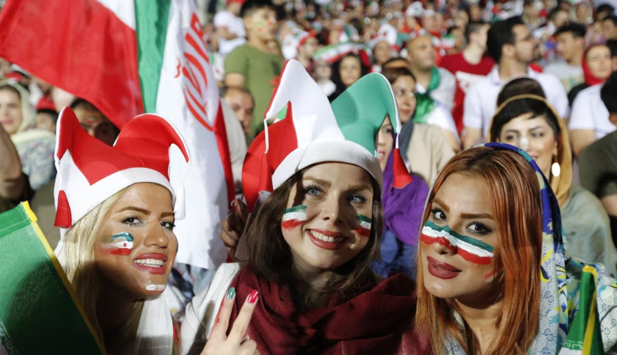 Tension para Bot&euml;rorit, tifoz&euml;t iranian&euml; mbeten pa bileta t&euml;