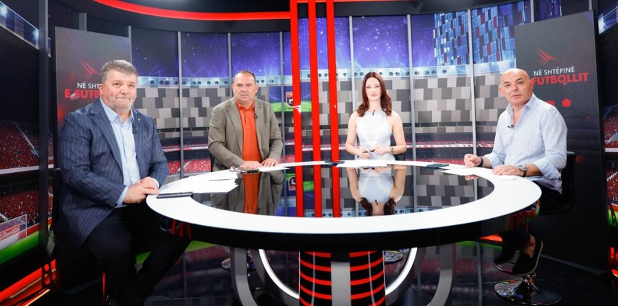 Emisioni &ldquo;N&euml; Sht&euml;pin&euml; e Futbollit&rdquo;/ Komb&euml;tarja,